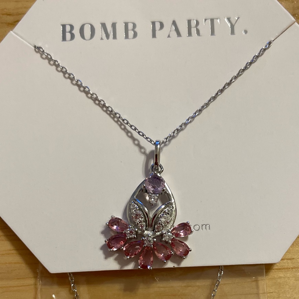 Ring Bomb Party The Wildflower Pendant Necklace Nib 95$